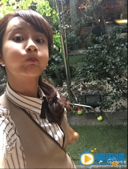 杨紫嘟嘴照 杨紫高清写真_杨紫高清剧照