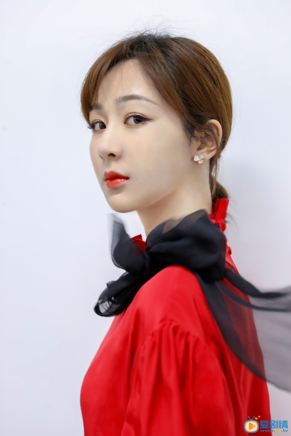 杨紫时尚写真图片 杨紫高清写真_杨紫高清剧照