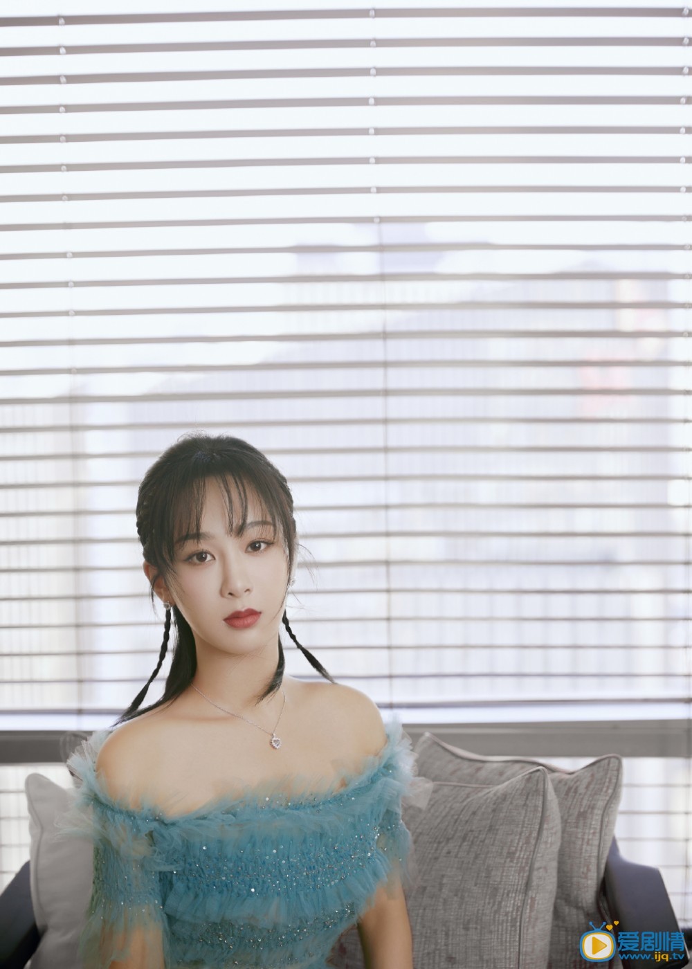 杨紫精致优雅活动照图片 杨紫高清写真_杨紫高清剧照