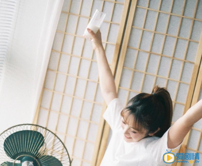 田曦薇白色写真 田曦薇高清写真_田曦薇高清剧照