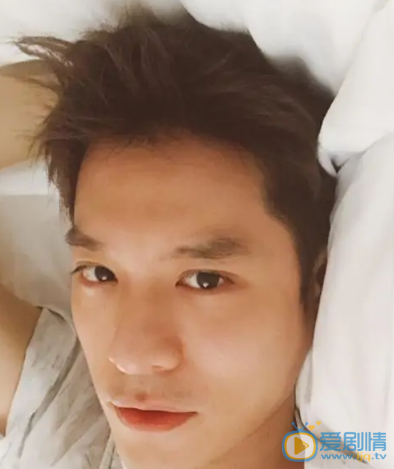 周汤豪艺术照 周汤豪 演艺经历 个人照