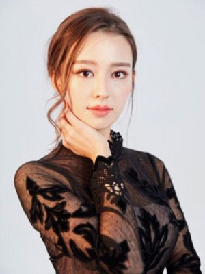 吉娜·爱丽丝