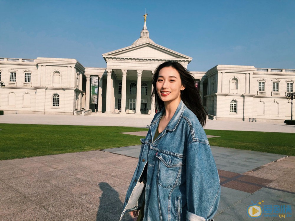 张馨比图片 张馨比高清写真_张馨比高清剧照
