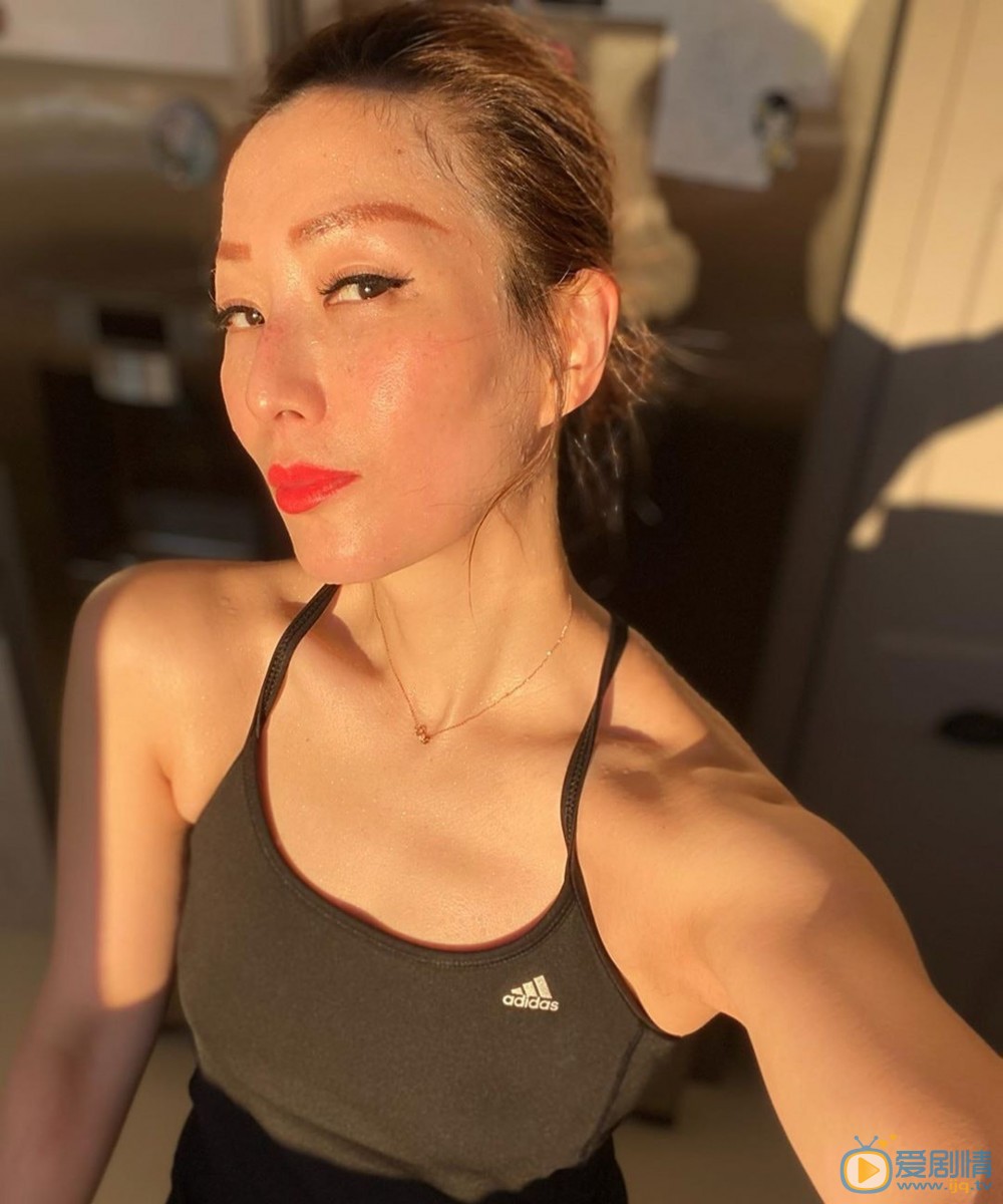 oCRomyiOX1ArRgAAimMkf6gRMQ-qJFQryIPIhMiDyIQ