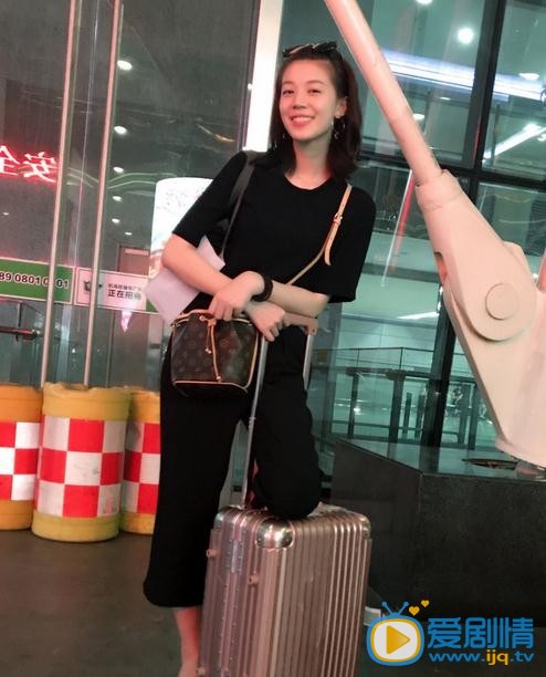 余佳淼轨道写真 余佳淼高清写真_余佳淼高清剧照