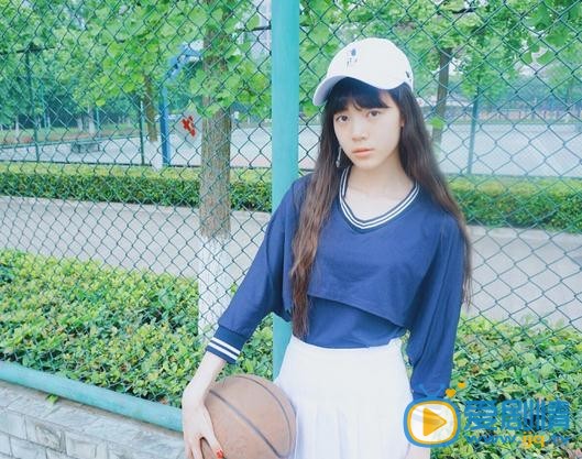 余佳淼麻花辫写真 余佳淼高清写真_余佳淼高清剧照