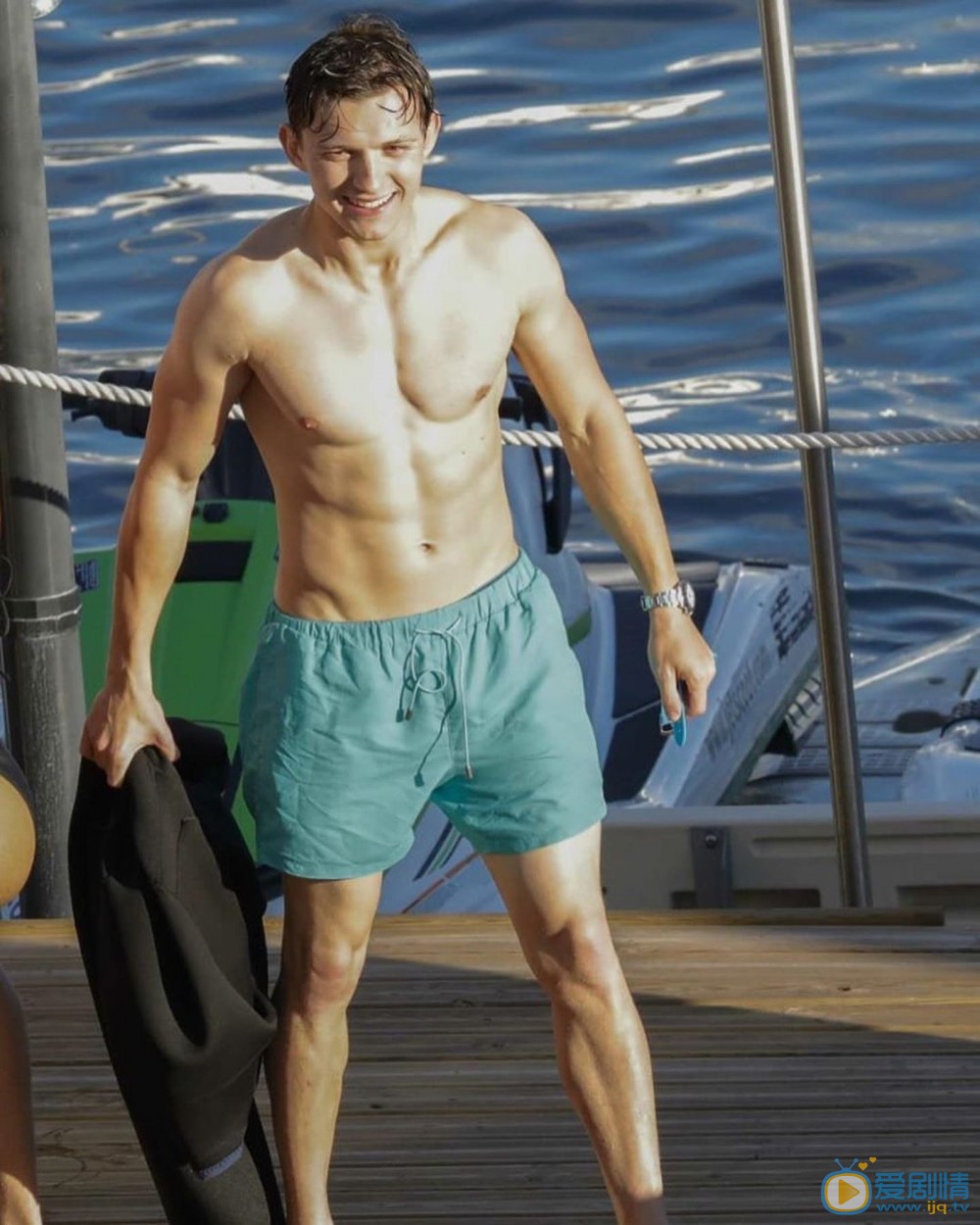 5kg-8CSehDH4ypDw9laKG8OM0umdZhVVbo_Tom6P06I