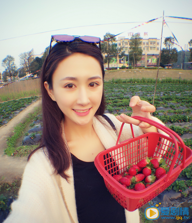 杨柳生活照 杨柳高清写真_杨柳高清剧照