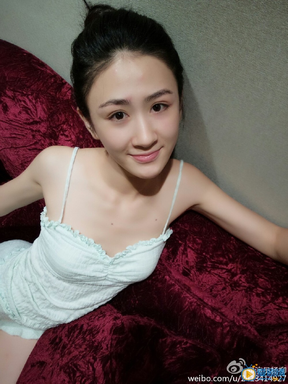 杨柳生活照 杨柳高清写真_杨柳高清剧照