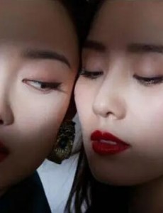 《流金岁月》开播亮点多，气质美人的较量，成为年底最大亮点
