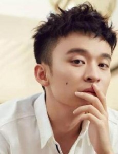 亲妈是圈内大佬，这个男演员却不是“资源咖”