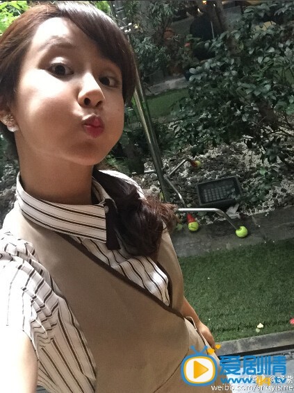 杨紫嘟嘴照 杨紫高清写真_杨紫高清剧照