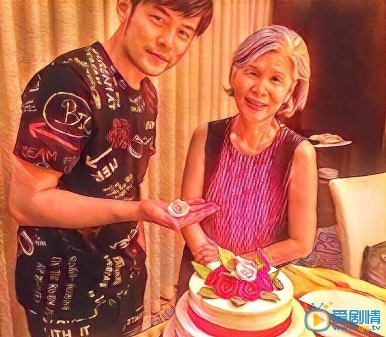 周杰伦童年照、与母亲叶惠美合照 周杰伦高清写真_周杰伦高清剧照