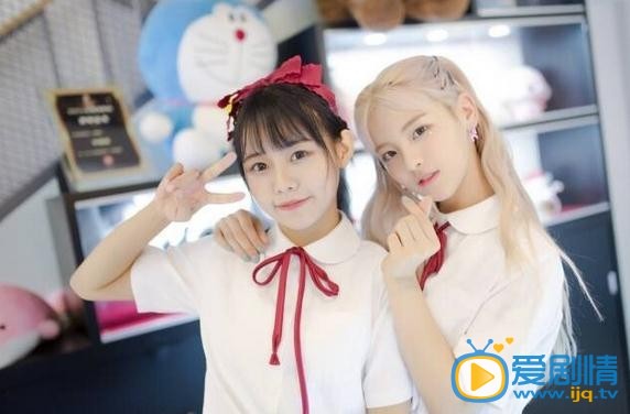 杨超越与人合照 杨超越高清写真_杨超越高清剧照
