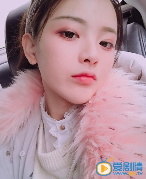 杨超越可爱照 杨超越高清写真_杨超越高清剧照