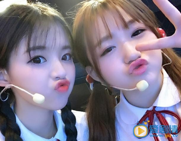 杨超越与人合照 杨超越高清写真_杨超越高清剧照