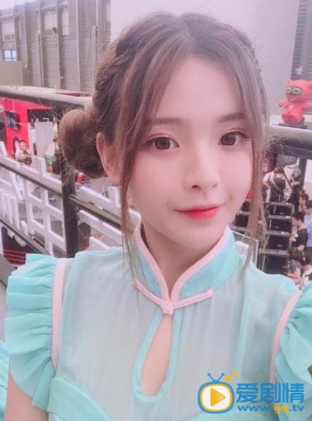 杨超越生活照 杨超越高清写真_杨超越高清剧照