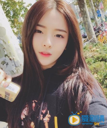 杨超越生活照 杨超越高清写真_杨超越高清剧照