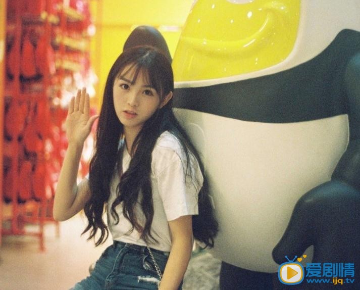 田曦薇制服写真 田曦薇高清写真_田曦薇高清剧照