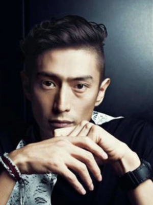 伊势谷友介