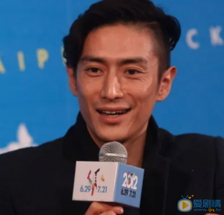 伊势谷友介5