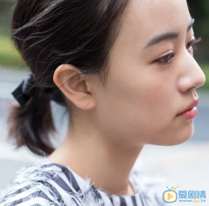 石桥静河演出照 石桥静河4