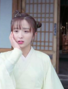 新剧《小女霓裳》开播，小女生茶余饭后的看剧佳选