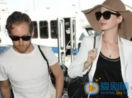 亚当·舒尔曼演出照 亚当·舒尔曼高清写真_亚当·舒尔曼高清剧照