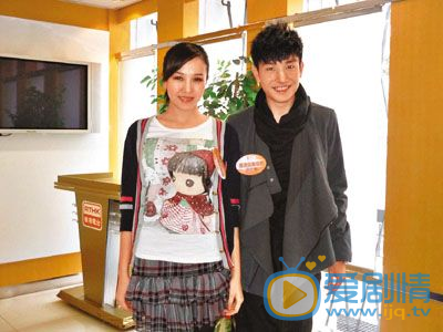 狄易达合照 K}JVGD`[KB5Z7[@~C5IOV{N