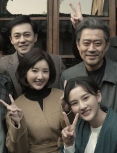 《乔家的儿女》展现一代人的生活变迁，家庭好剧犹如一面镜子
