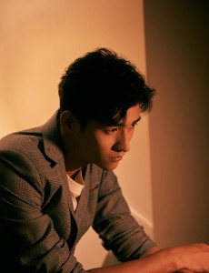 玫瑰行者：李子峰演绎最暖硬汉，老头衫穿出大牌气质，不愧是超模