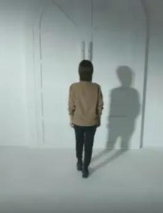 杨紫新剧《女心理师》：心理问题难拍，改编难度高。