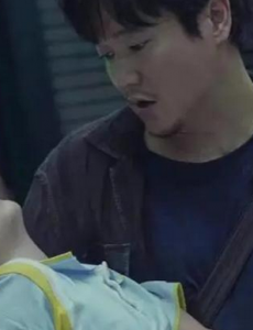 《误杀2》虽是悬疑的开端，积极映入眼帘的确是亲情的难以割舍。