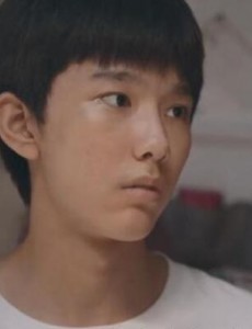 《心居》”寄人篱下“or”反客为主“。